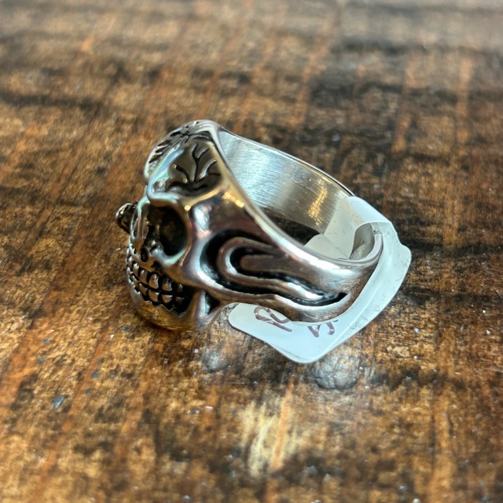 Men's Skull Ring Size 9 - Picture 2 of 3
